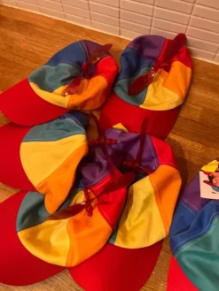 Outlet 6 kpl ropelilippiksiä