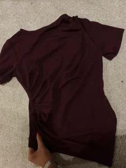 & Other Stories assymmetrinen T-paita