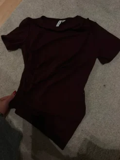 & Other Stories assymmetrinen T-paita