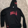 Discount Adidas Bulls huppari