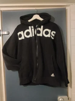Outlet adidas huppari koko L