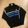 Online Adidas huppari vintage- M koko