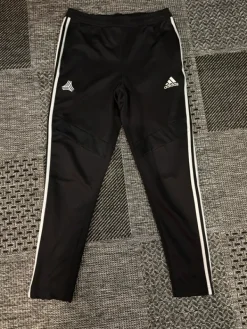 Online adidas verkkarit