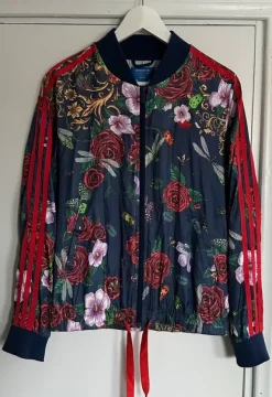 New Adidas x Rita Ora takki