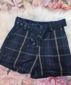 Outlet Amisu korkeavyötäröiset shortsit vyöllä 38