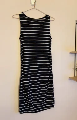 Hot Anna Field äitiysmekko x 2