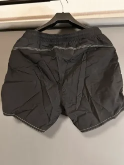 Outlet Arena n uimashortsit M