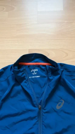 Discount Asics juoksutakki