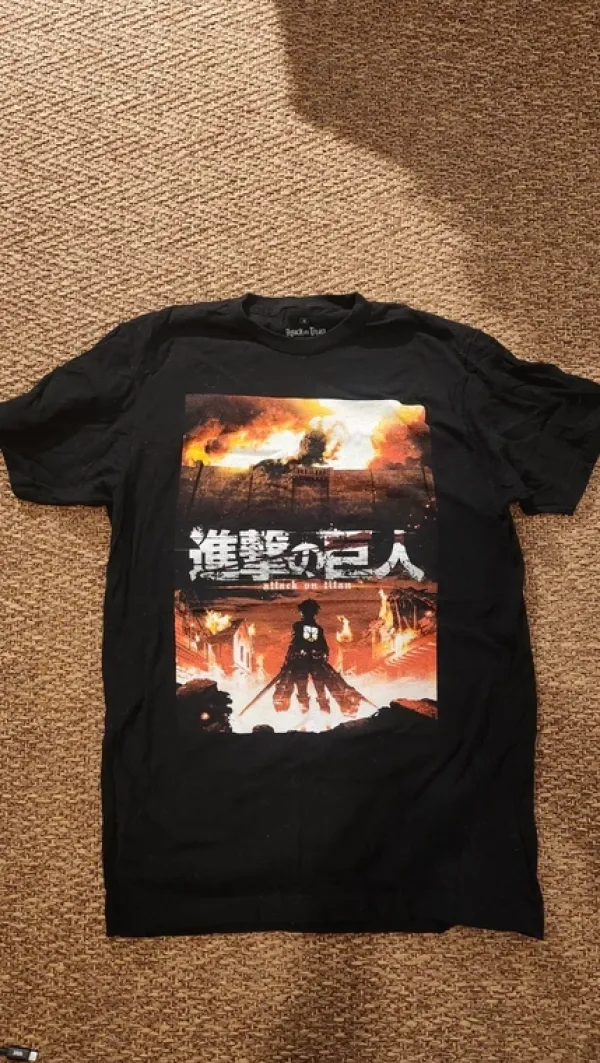 Outlet Attack on titan t-shirt