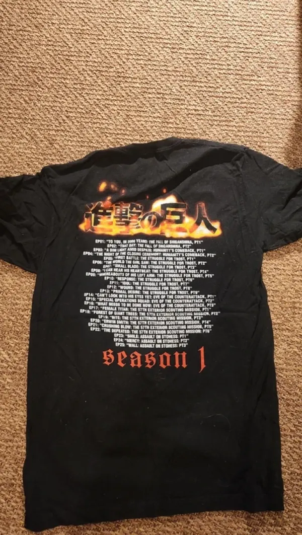 Outlet Attack on titan t-shirt