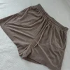 H&M Beige shorts med fickor storlek M