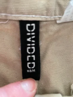 Sale H&M Beiget cargo shortsit