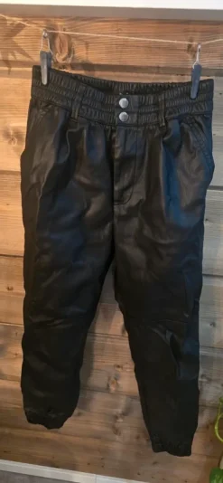 Hot Bershka nahkahousut