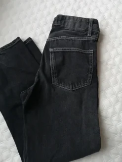 Bershka suorat farkut W28