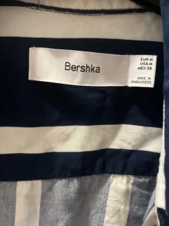 Sale Bershka t paita