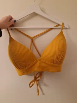 Outlet H&M Bikinin yläosa