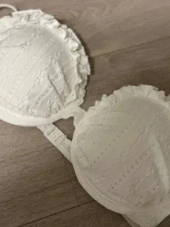 Hot Nelly Bikiniyläosa