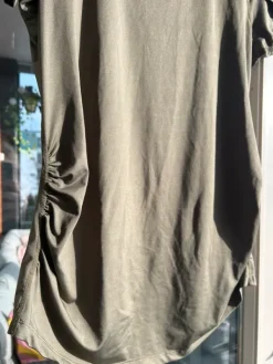 New Blacc äitiystreenipaita