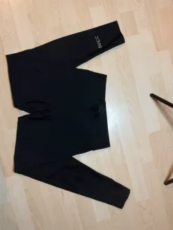 Hot Blacc mustat treeni trikoot