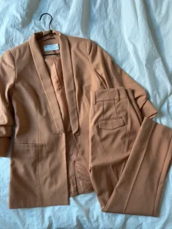 Hot Bleiseriasu setti housut 34 & bleiseri 36