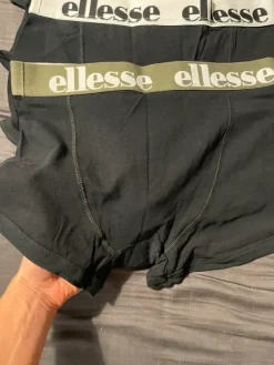 Sale Bokserki ellesse z krótkimi nogawkami M