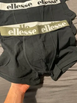 Sale Bokserki ellesse z krótkimi nogawkami M