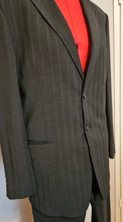 Discount buzo tummanharmaa raidallinen puku