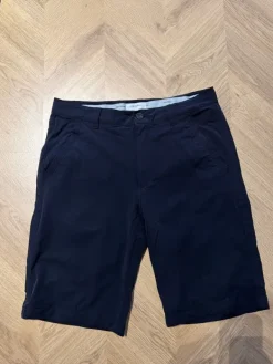 Calvin Klein golf shortsit