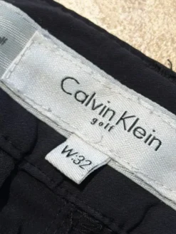 Calvin Klein golf shortsit