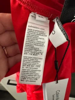 Online Calvin Klein uimapuku UUSI