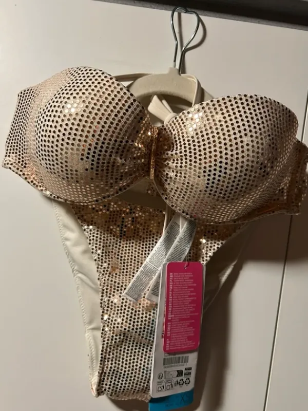 CENSORED Cencored bikini yläosa 75A ja alaosa xs