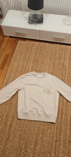 Clearance CK collegepaita