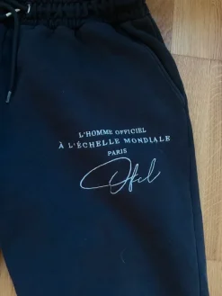 Online collegehousut