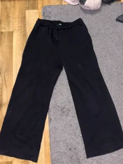 Online Collegehousut