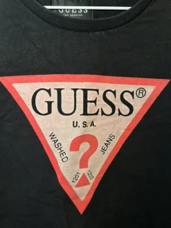 Online GUESS Collegepaita