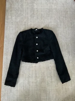 New H&M Cropped blazer