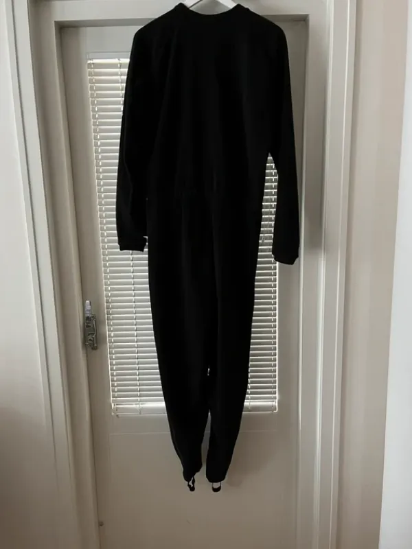 Hot Crowsaver täysipitkä tummansininen fleecepuku.