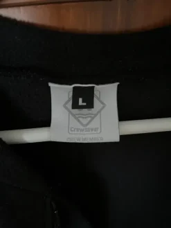 Hot Crowsaver täysipitkä tummansininen fleecepuku.