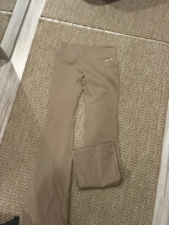 Hot dfyne beiget housut