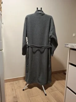 New Essentials Didelis pilkas chalatas