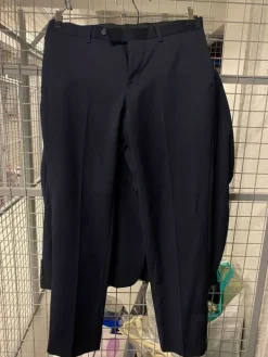 New Dressmann Dressman tummansininen puku