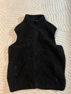 Discount Dressmann karvaliivi