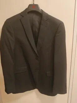 Clearance Dressmann lyhyt musta puvuntakki