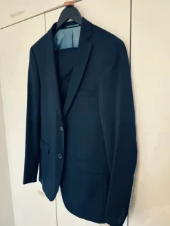 Outlet Dressmann miesten puku