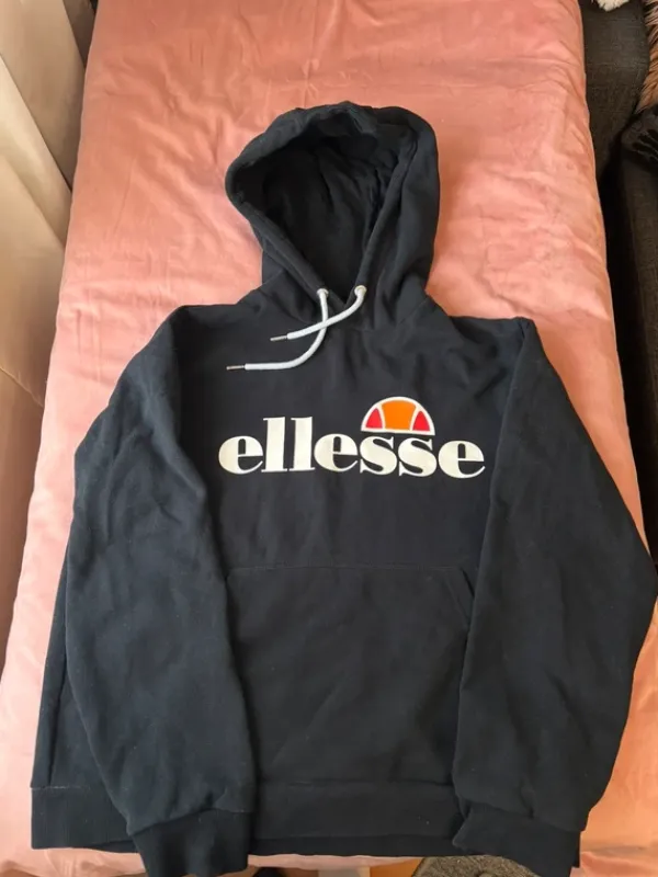 Best Ellesse huppari