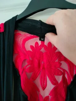 Clearance EMP :n uusi punamusta liivihurtula