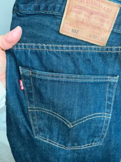 Outlet Erittäin hyvät Levis 501 koossa 33/30