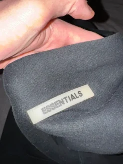 Best Essentials huppari