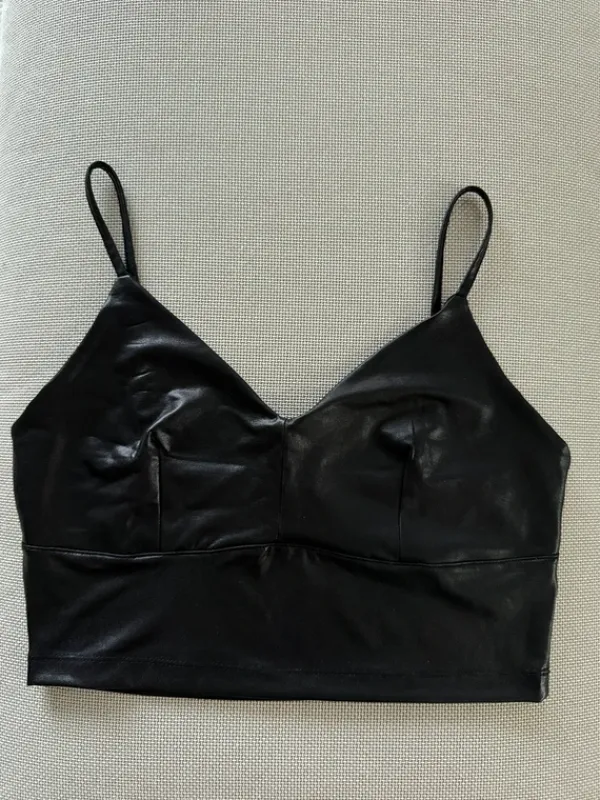 Online Even&Odd Even & Odd lyhyt "nahkainen" toppi