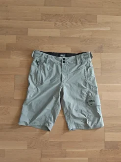 Sale evoc pyöräilyshortsit
